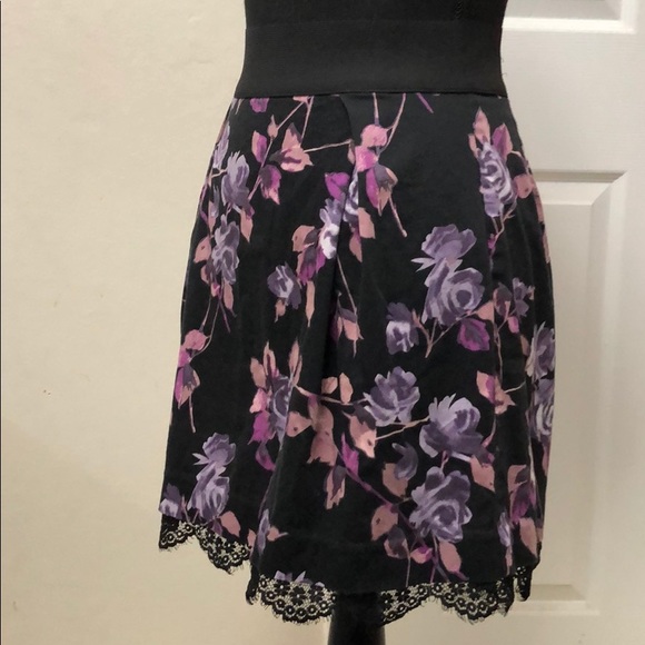 Rose Purple Lace Skirt - Elle - Picture 4 of 8